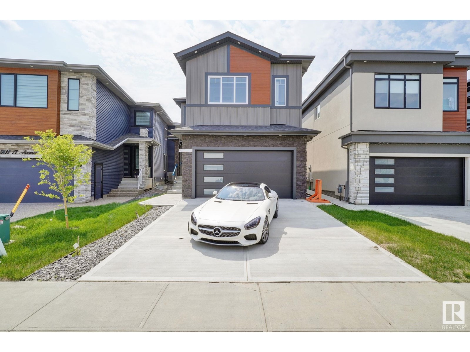 1815 17 AV NW