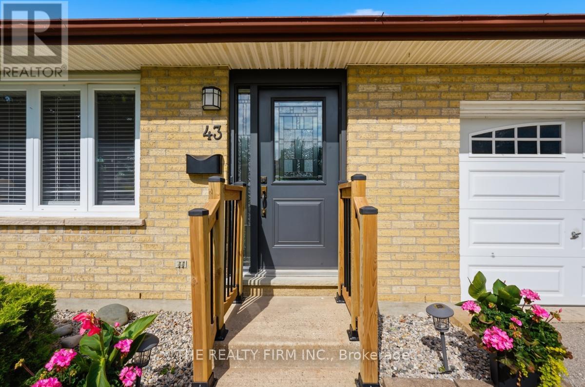 43 CLARA CRESCENT