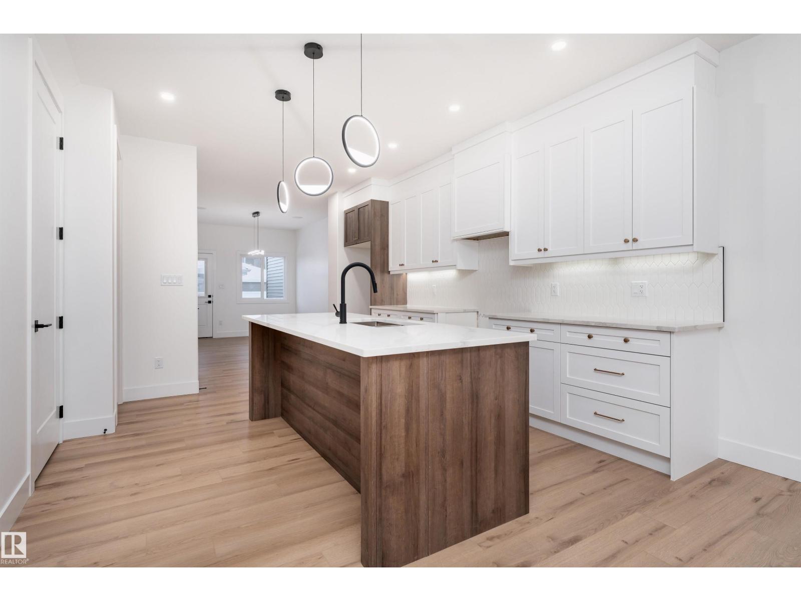 3109 MAGPIE WY NW