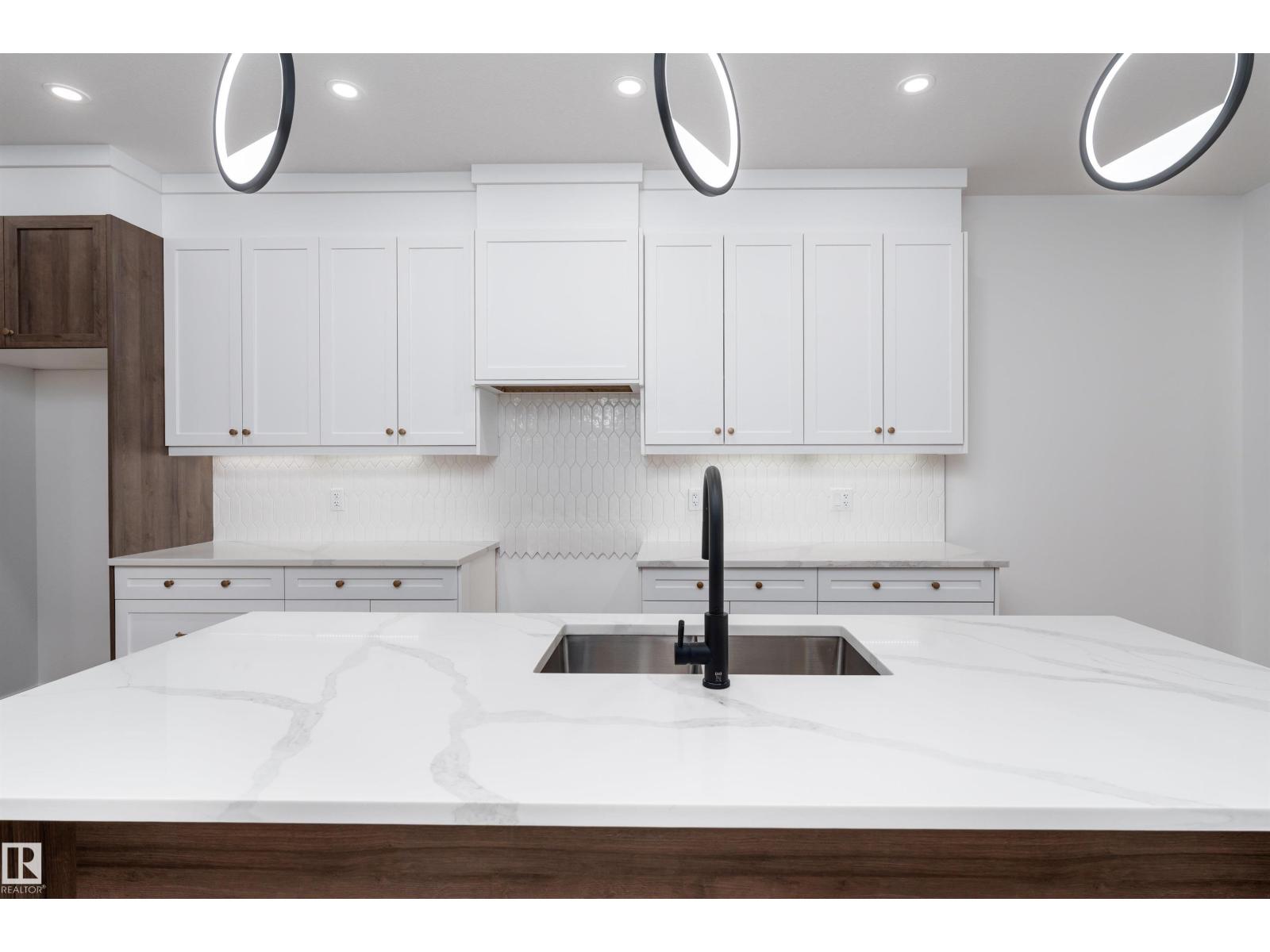 3109 MAGPIE WY NW