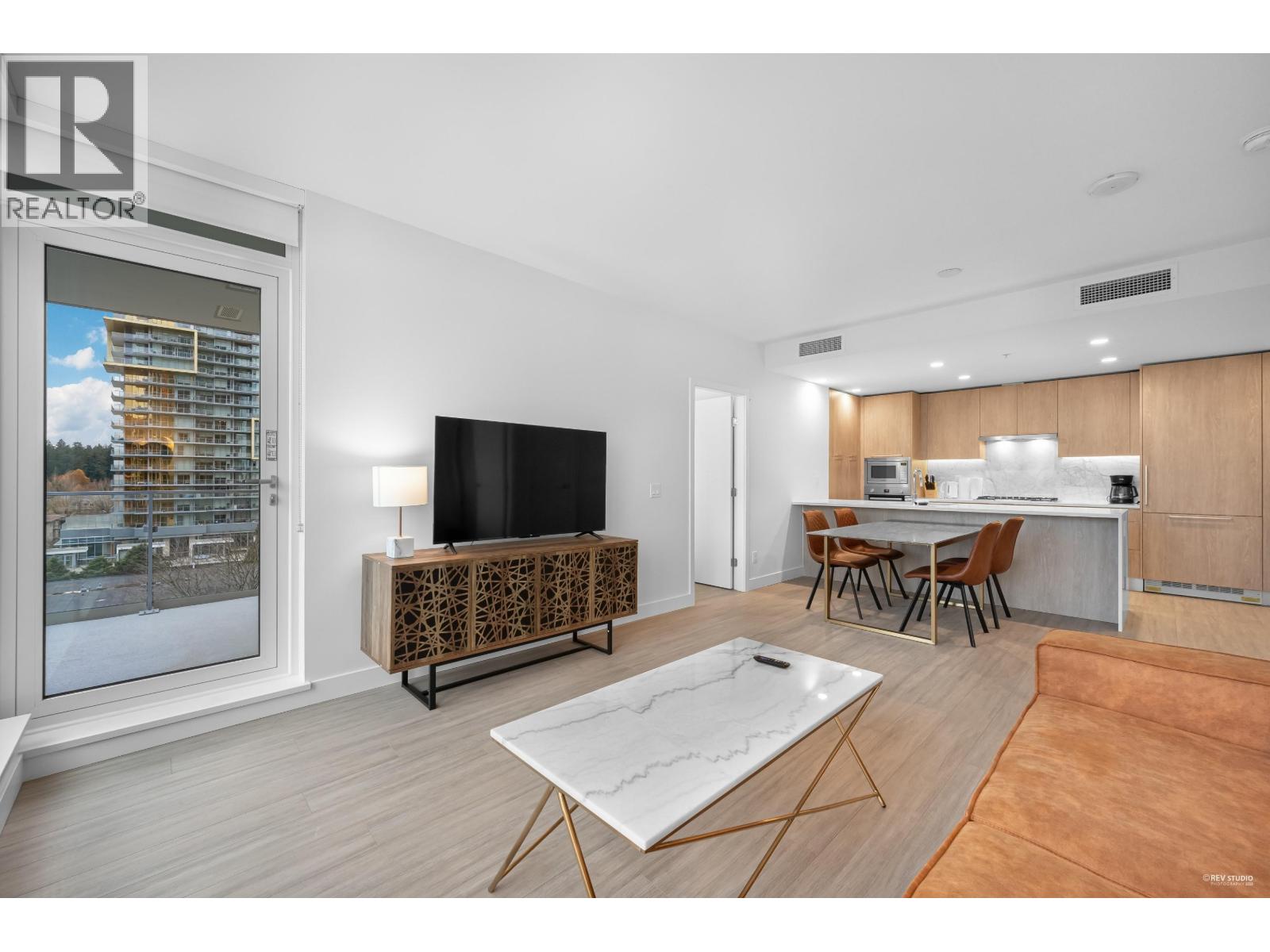 703 6398 SILVER AVENUE