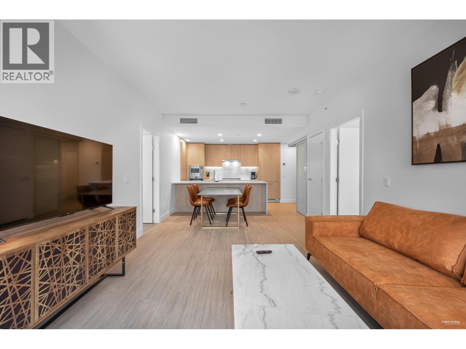 703 6398 SILVER AVENUE