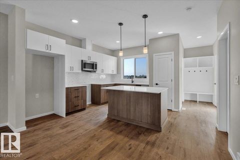 1096 MCLEOD AV Spruce Grove AB T7X4G8