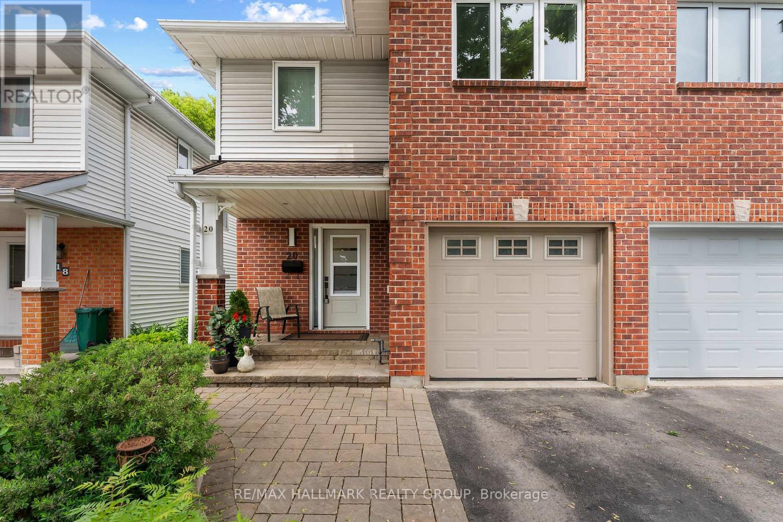 20 ROYAL OAK COURT