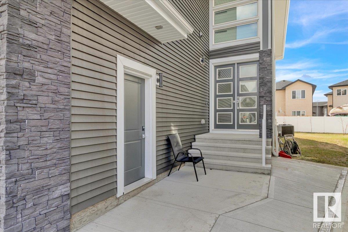 17212 61 ST NW