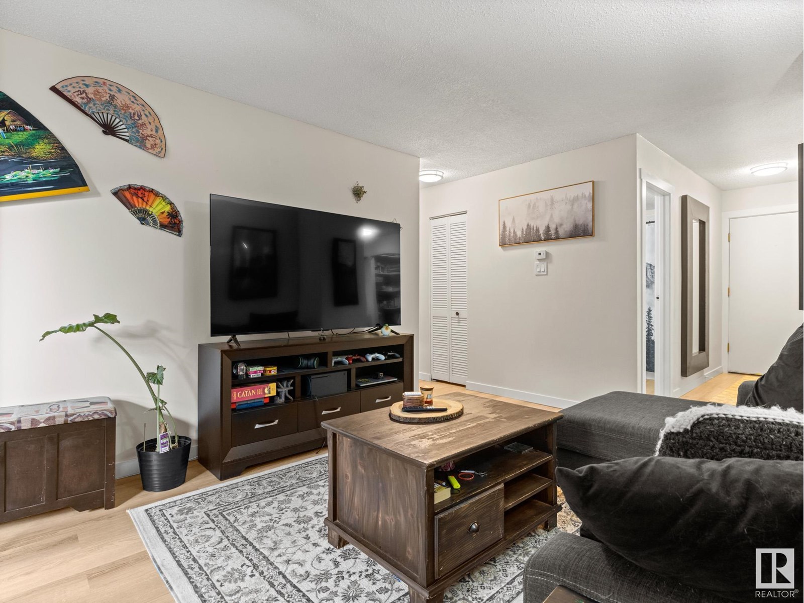 #219 2323 119 ST NW