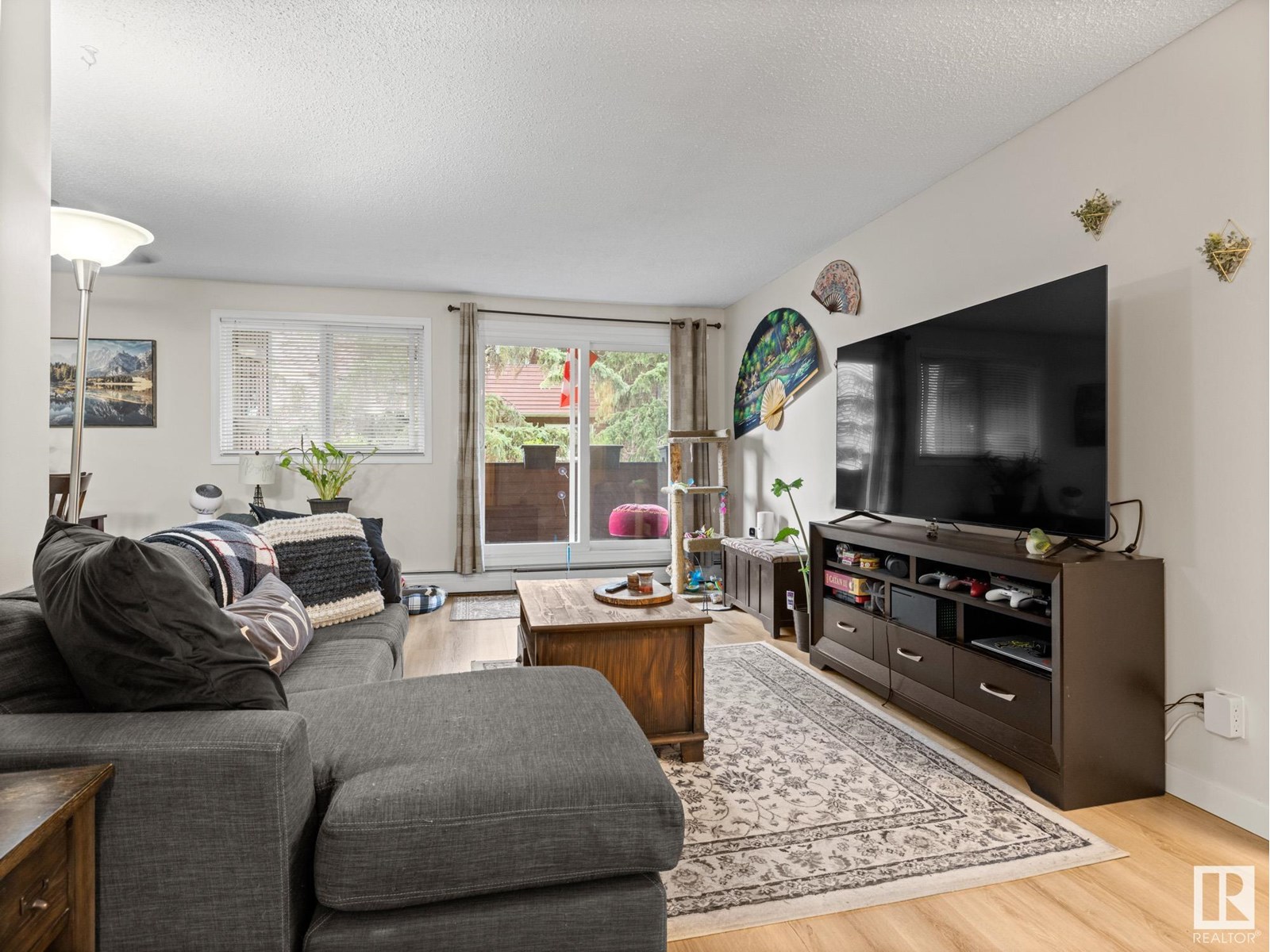 #219 2323 119 ST NW