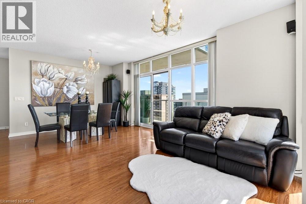 551 MAPLE Avenue Unit# 1501