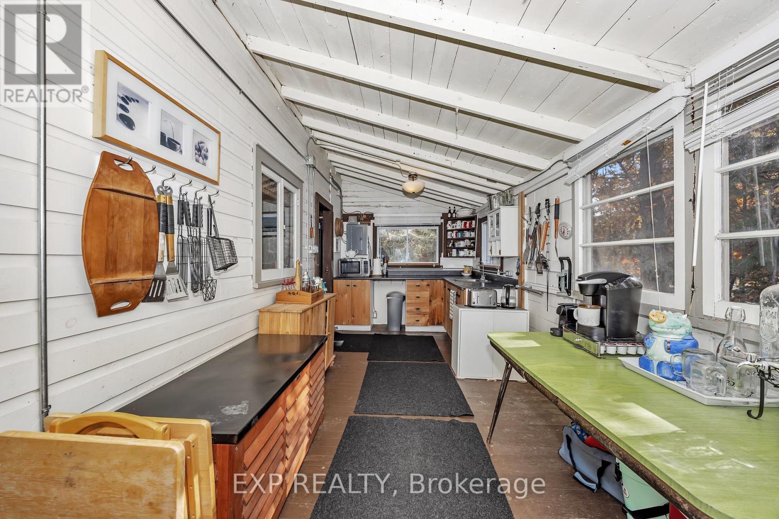 530 BAYVIEW DRIVE