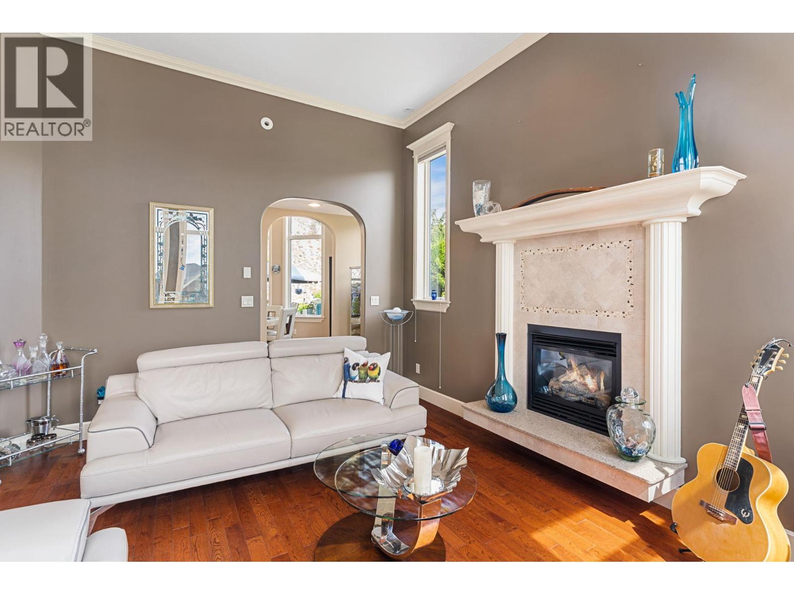 1011 Foothills Court