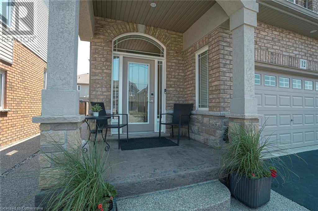 12 CHARLESWOOD Crescent