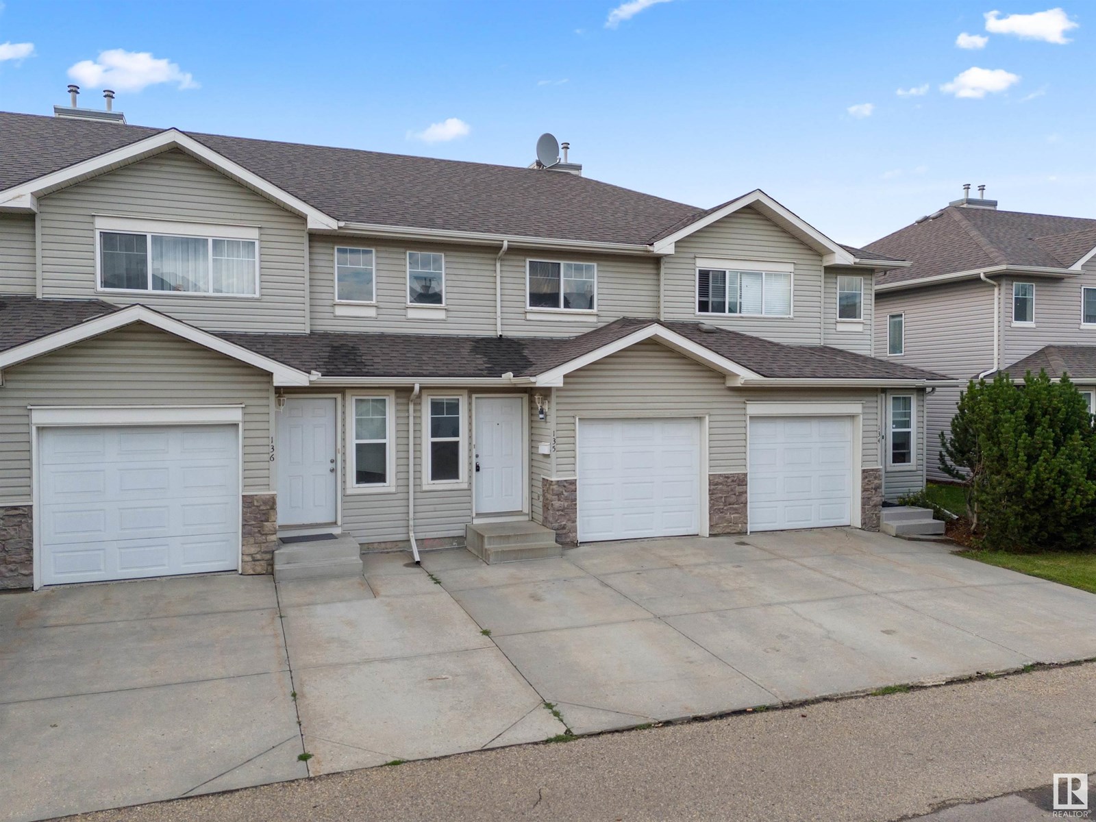 230 EDWARDS DR SW