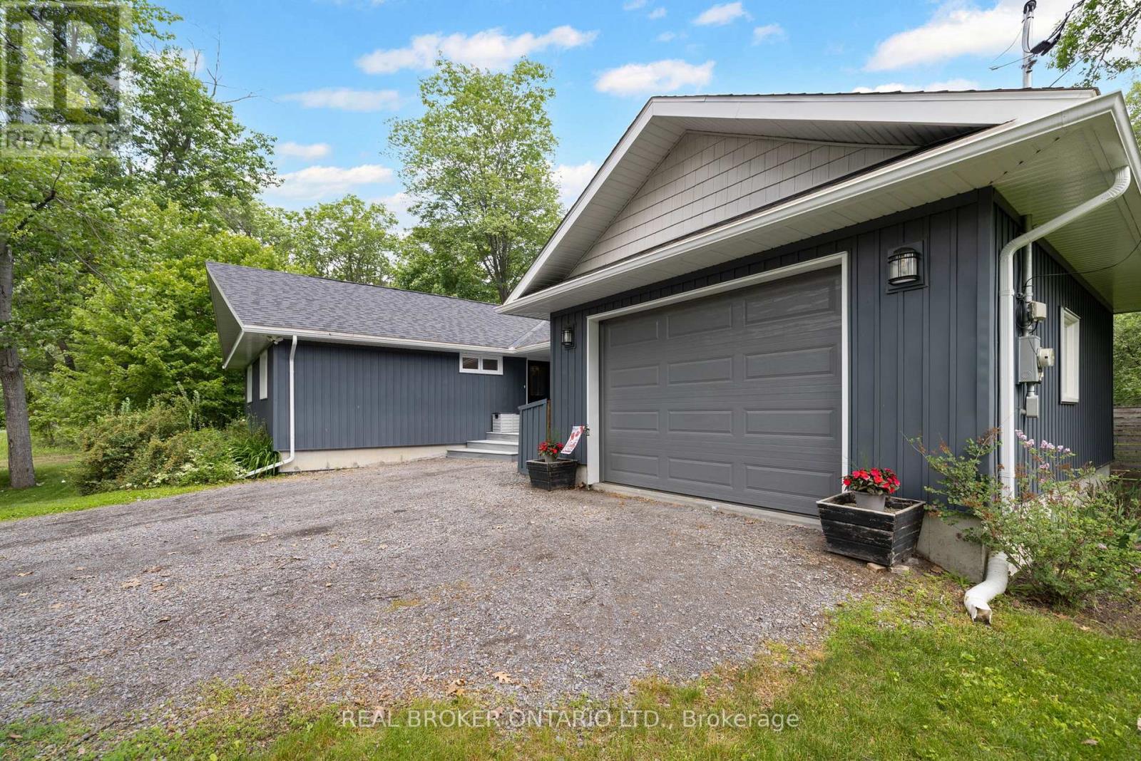 929 BAYVIEW DRIVE
