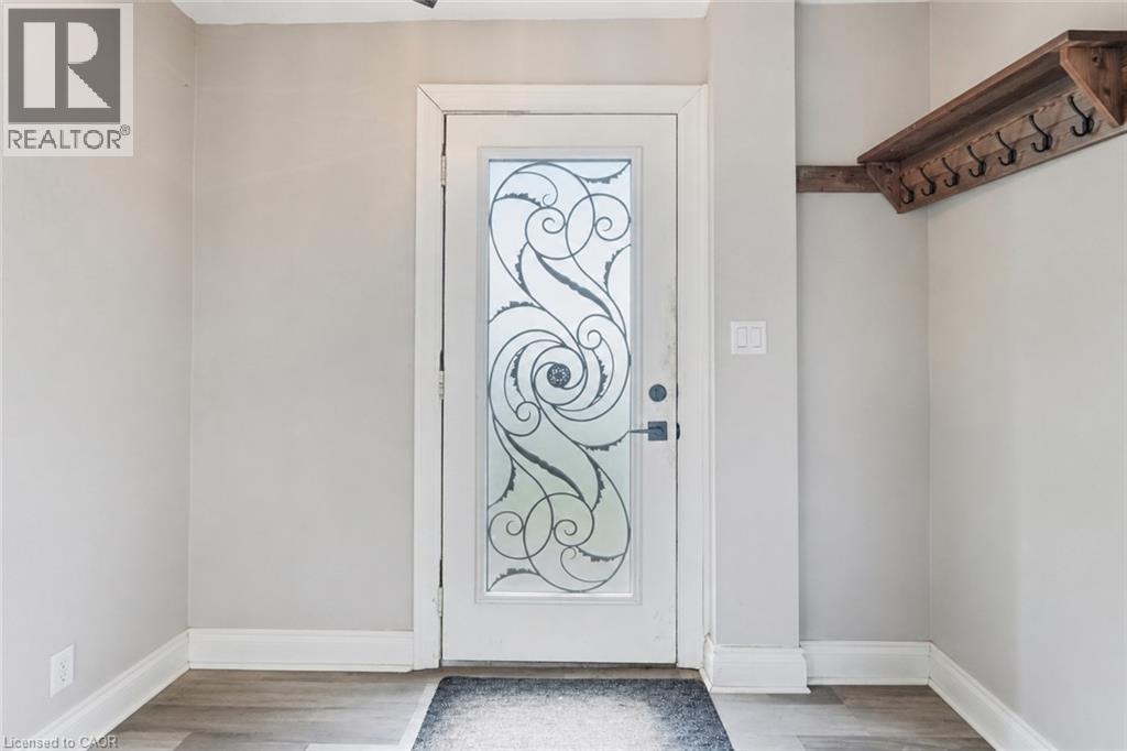 35 CENTENNIAL Parkway S