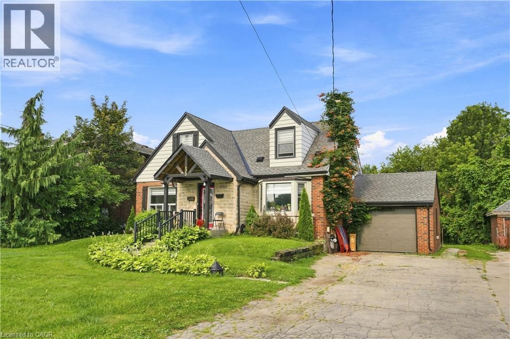 35 CENTENNIAL Parkway S