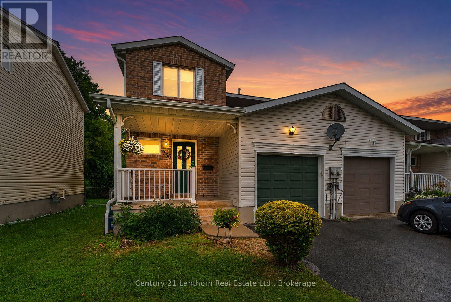 256 VANGUARD COURT