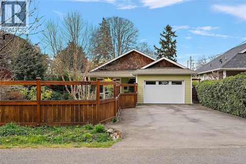 10274 Tsaykum Rd North Saanich BC V8L5T8