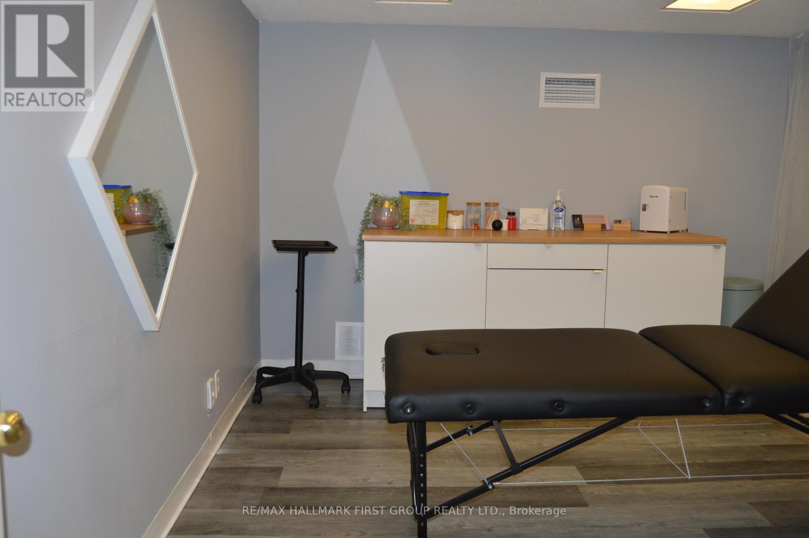 107 - 257 DIVISION STREET