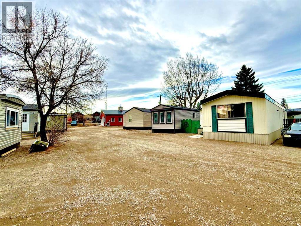 Photo 1 of 8 — 1048 Elk Avenue, Pincher Creek, AB T0K1W0