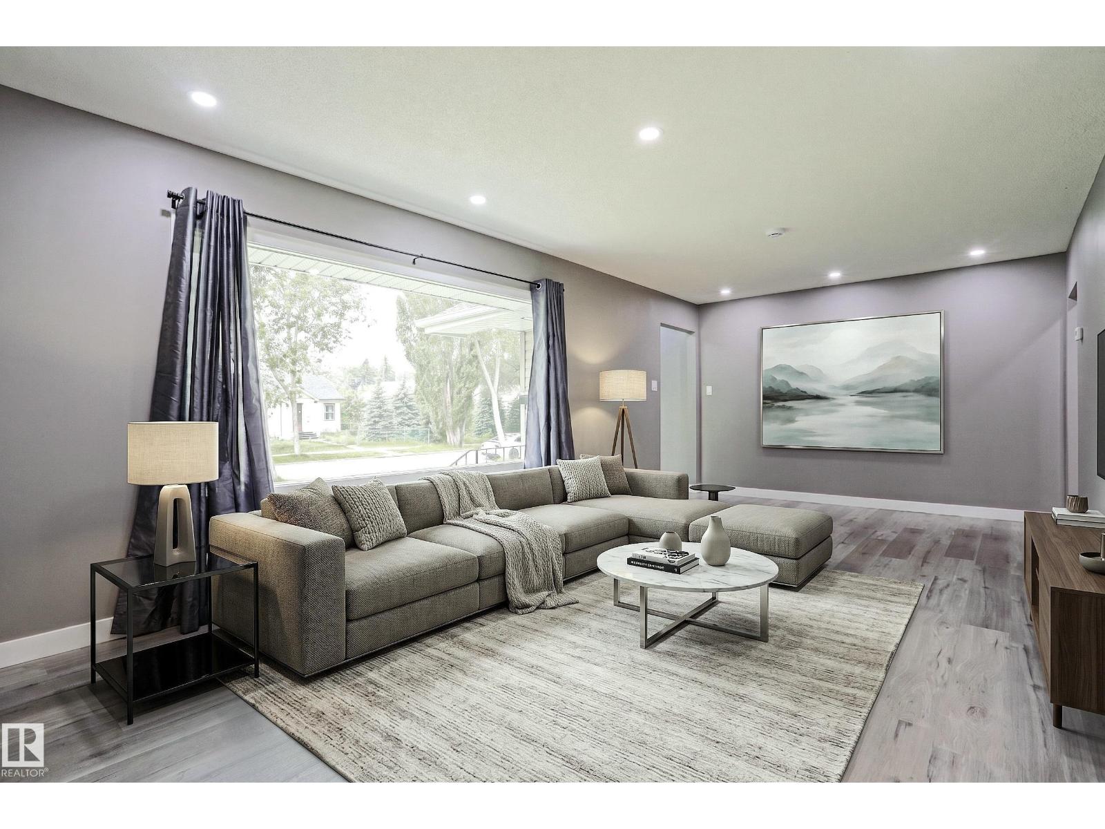 11211 104 ST NW
