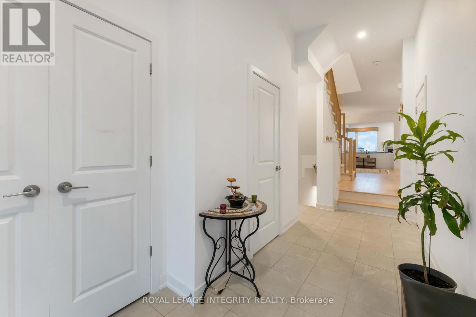 221 FINSBURY AVENUE