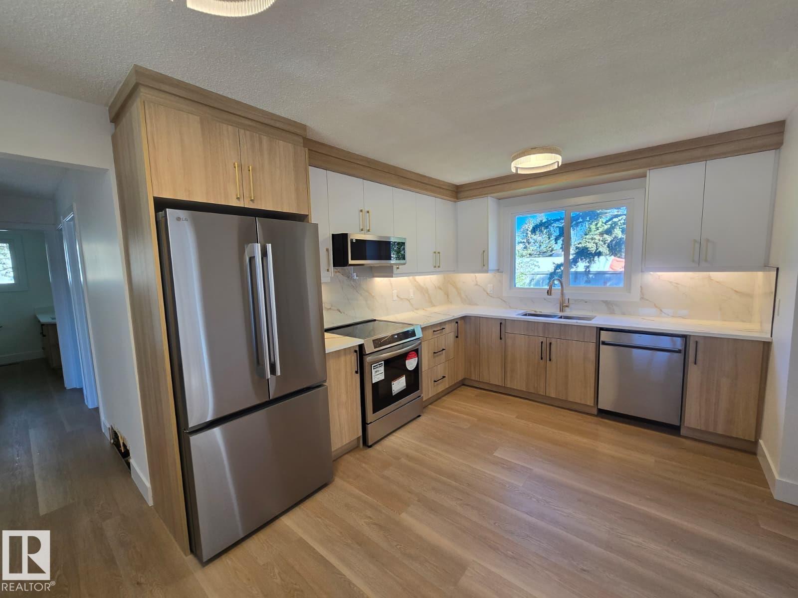 18526 86A AV NW