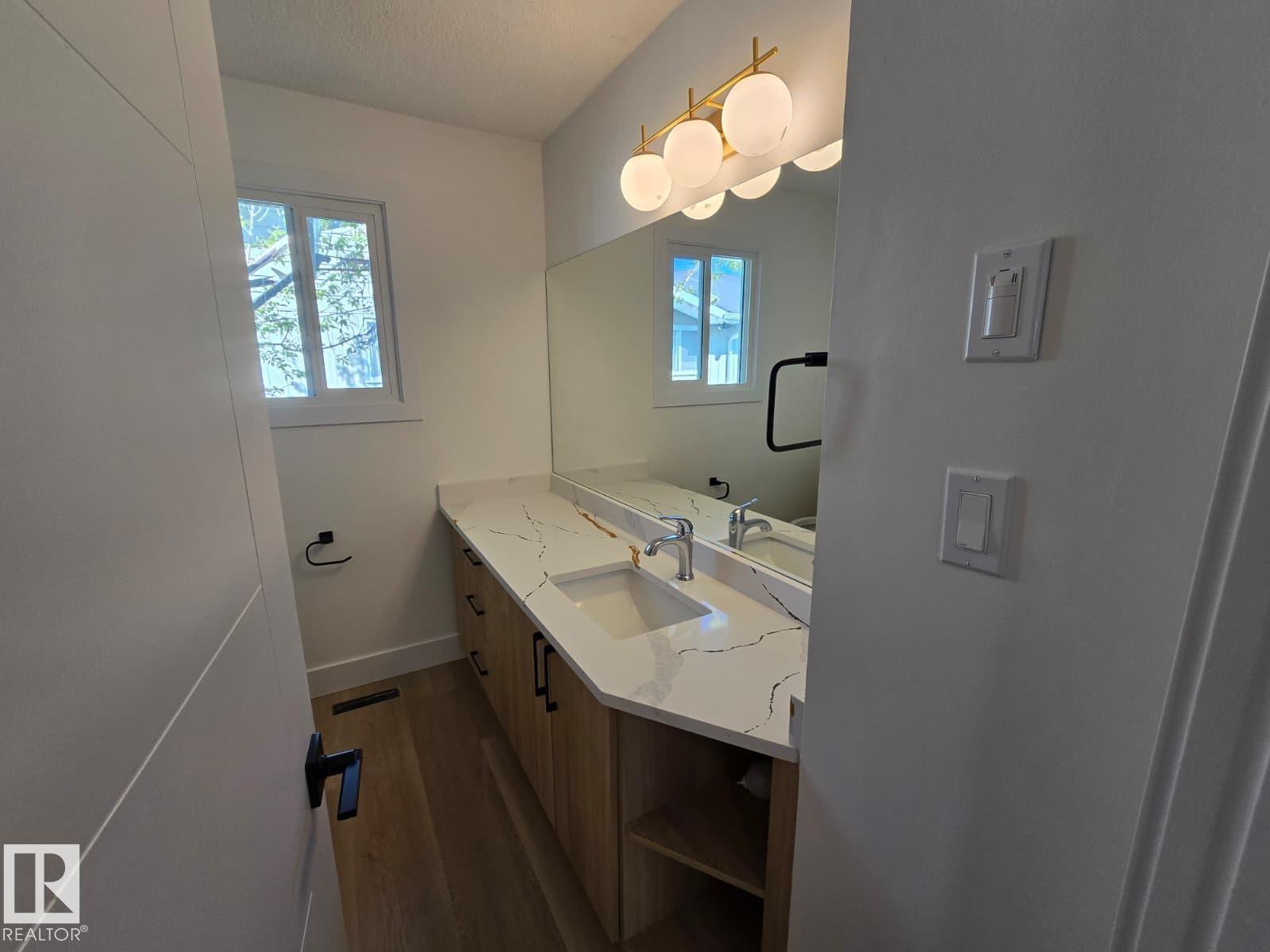 18526 86A AV NW