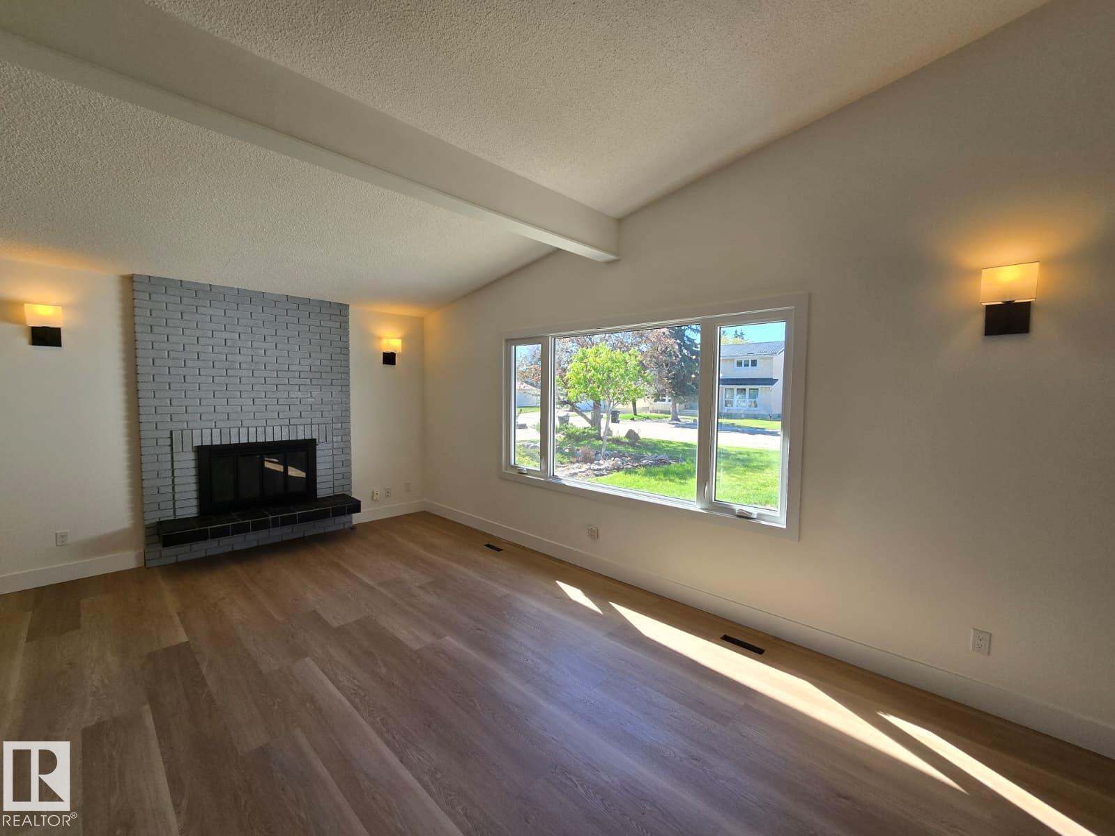 18526 86A AV NW