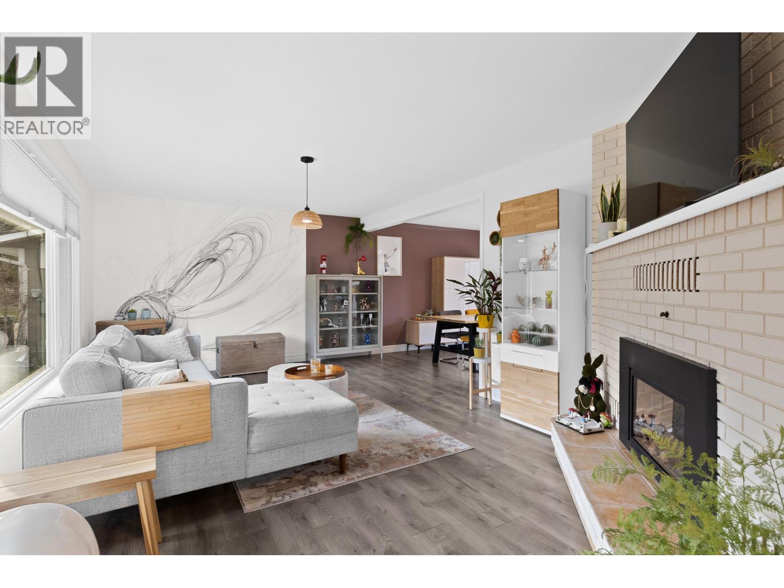 2426 Collingwood Road