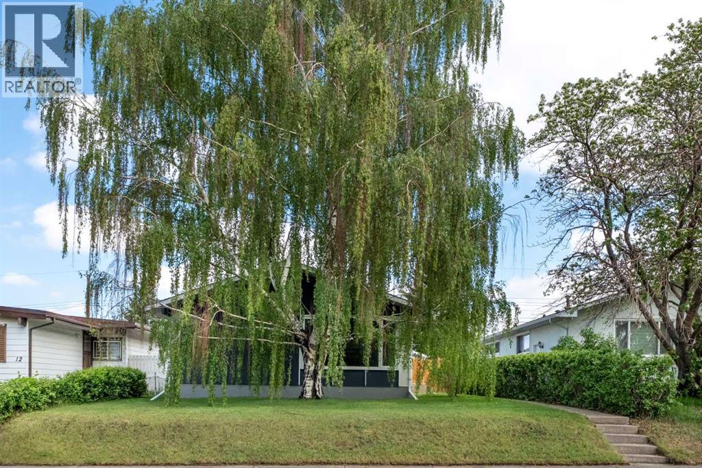 8 Van Horne Crescent NE