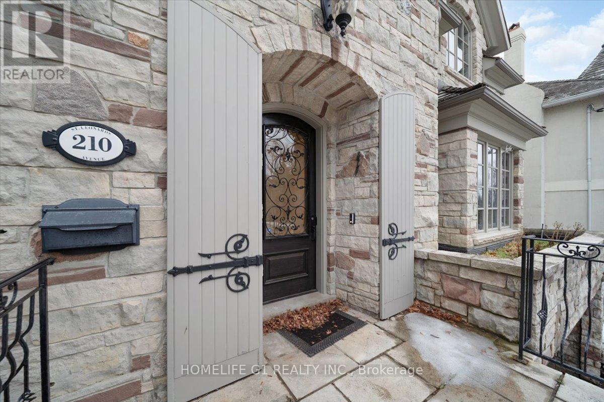 210 ST LEONARDS AVENUE