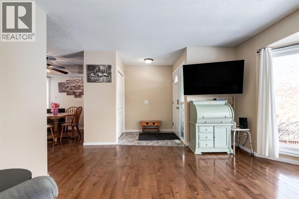 3 Woodglen Crescent SW