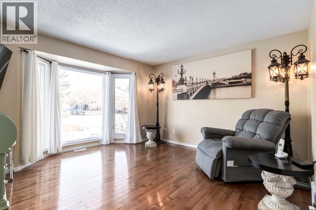 3 Woodglen Crescent SW