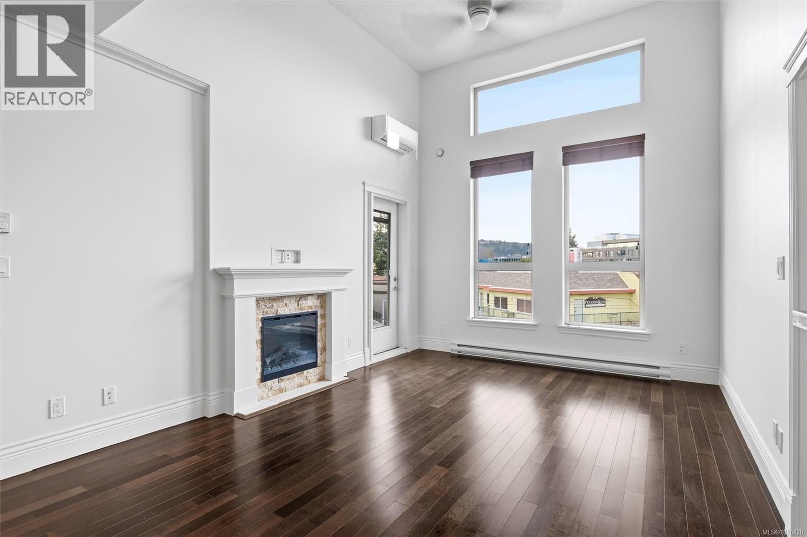 308 751 Goldstream Ave