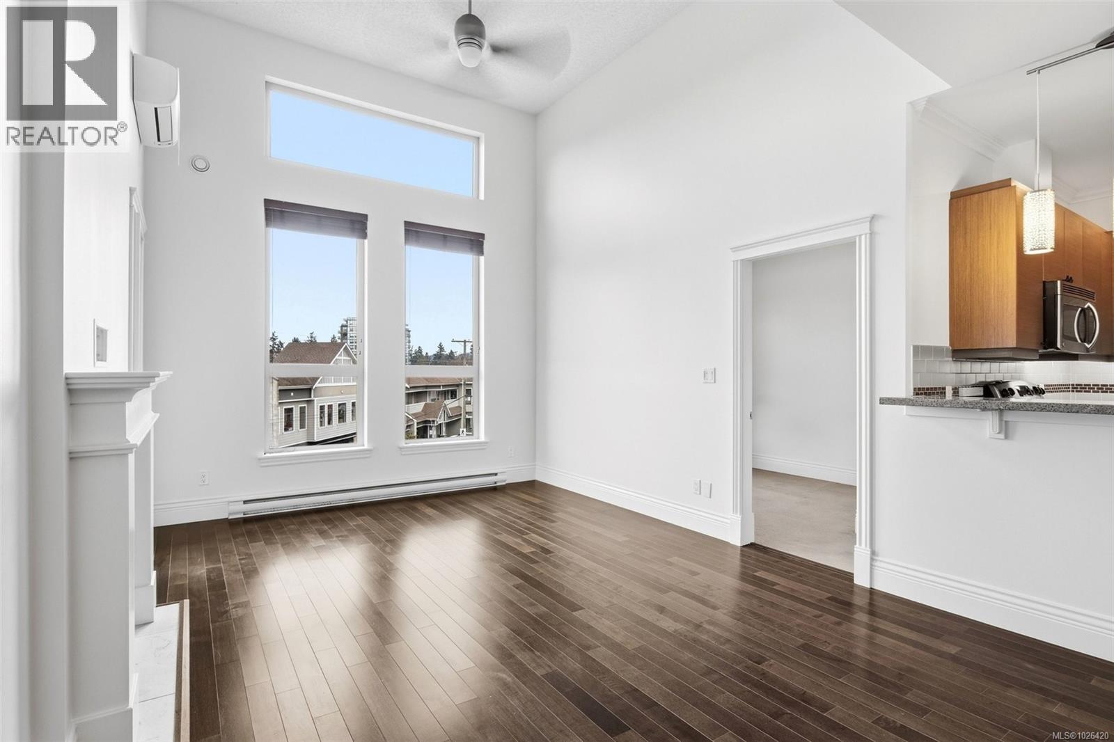 308 751 Goldstream Ave