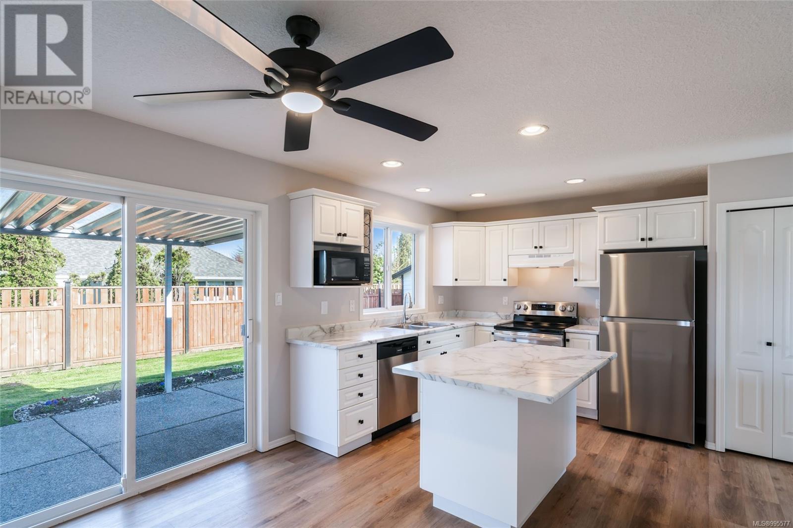 28 Magnolia Dr