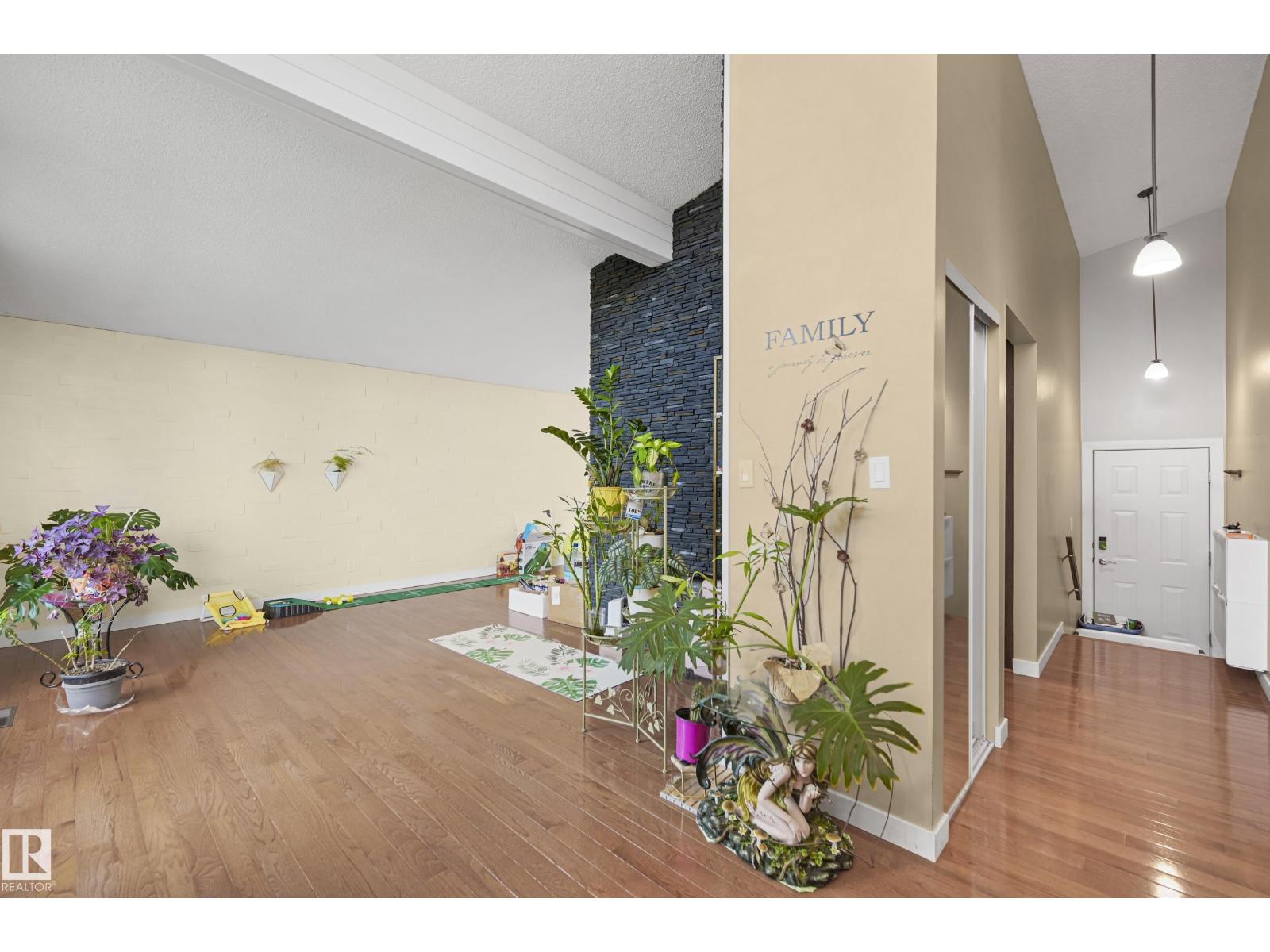 7208 139 AV NW