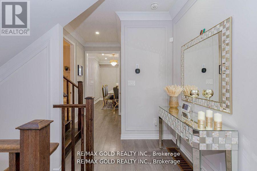 297 EQUESTRIAN WAY
