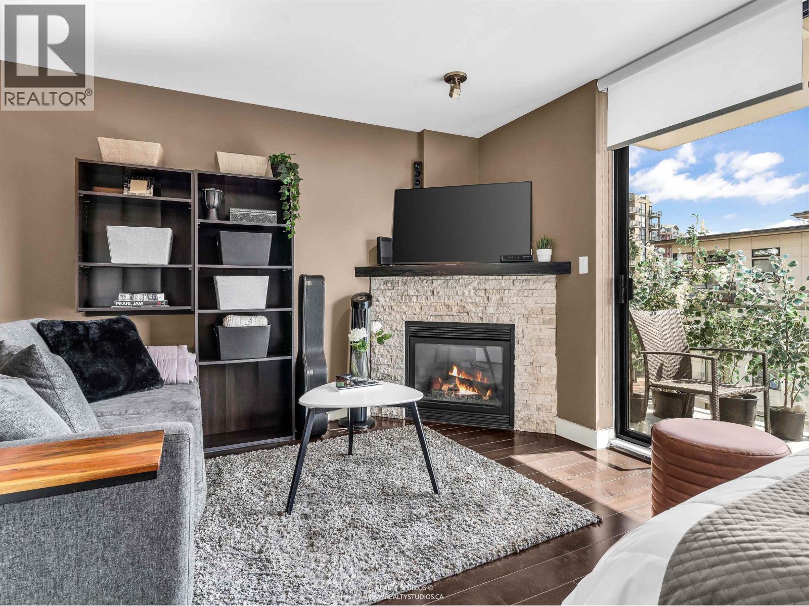 701 155 W 1ST STREET