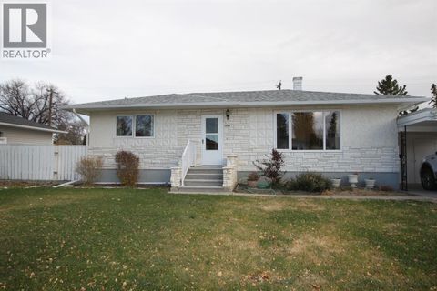 1023 29A Street S Lethbridge AB T1K2X8