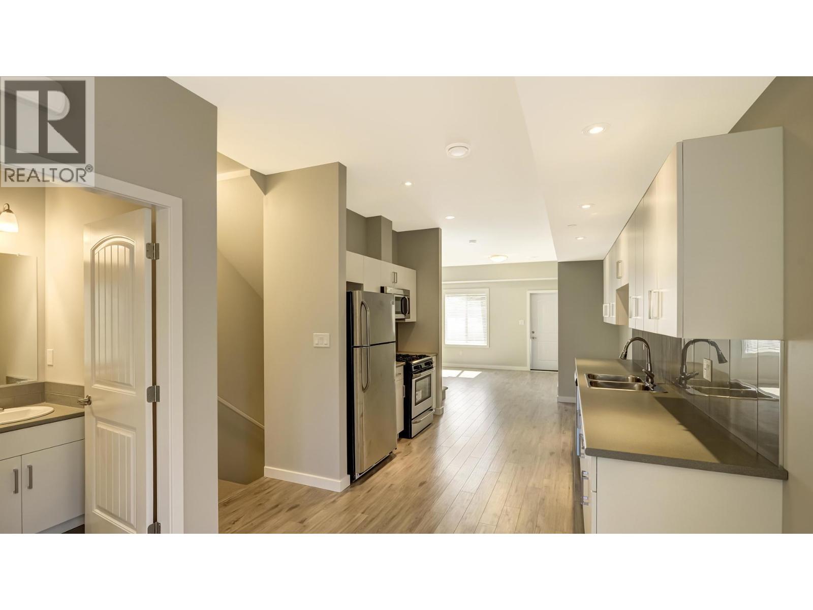 551 Ellis Street Unit# 102