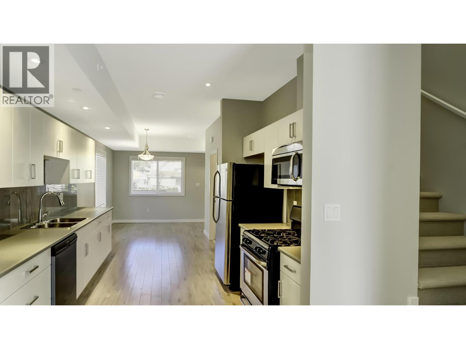 551 Ellis Street Unit# 102