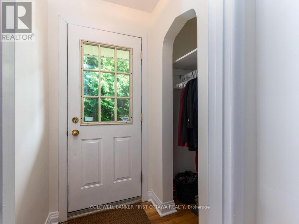18 SUTTON PLACE