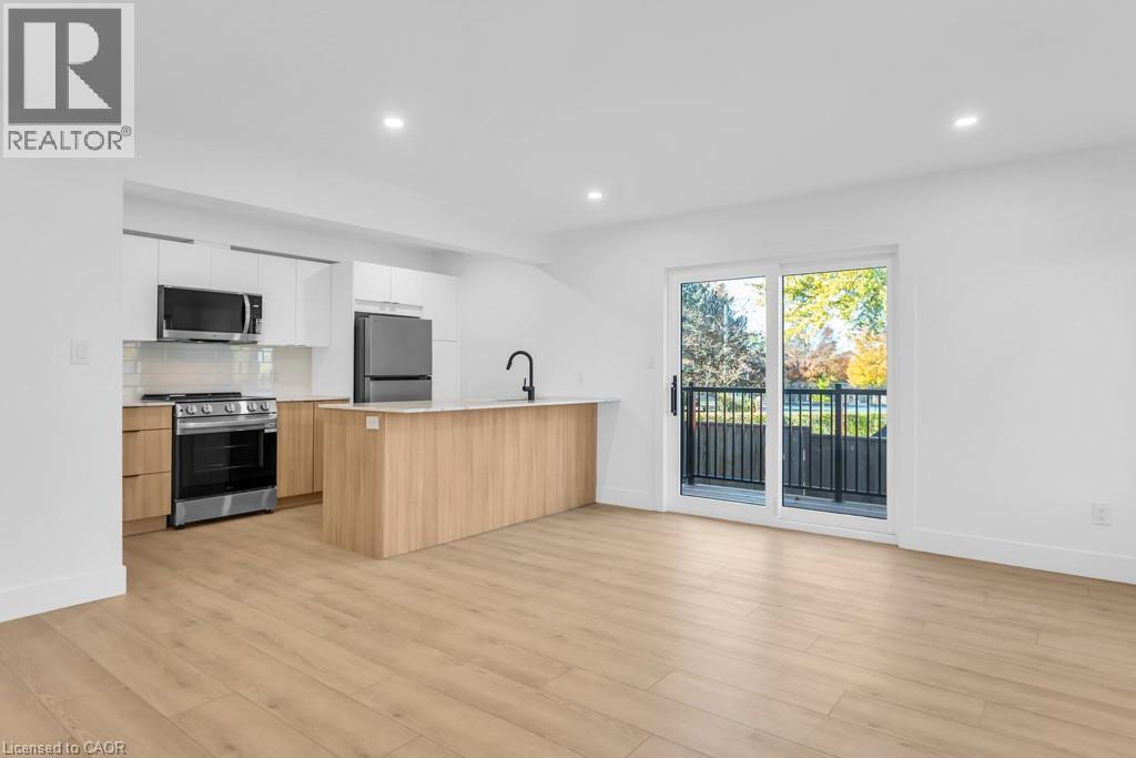 215 RAGLAN Street Unit# 7