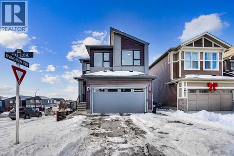 210 Lucas Close NW Calgary AB T3P1Z4