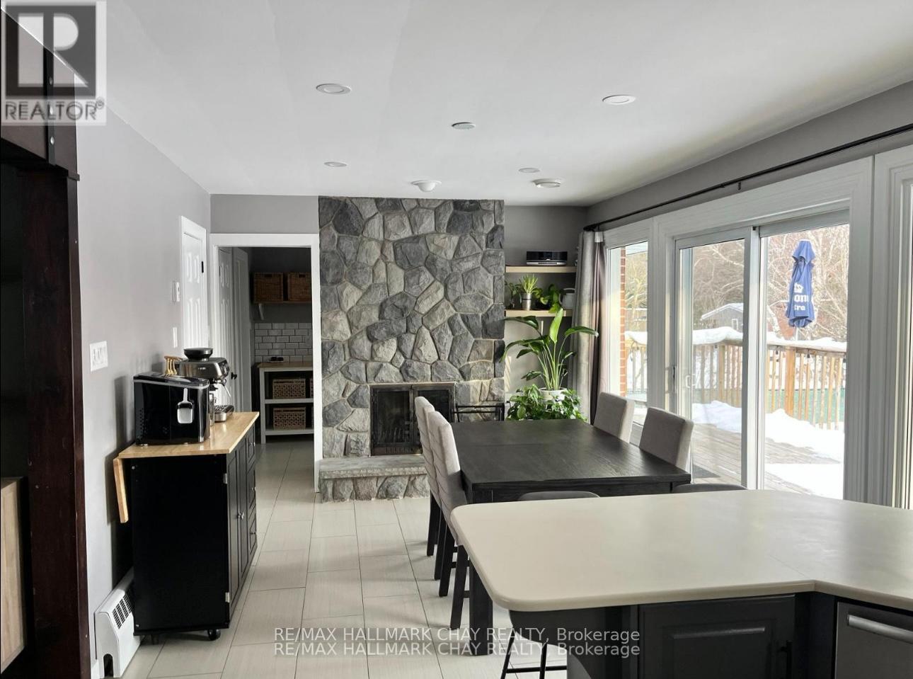 595 BIG BAY POINT ROAD E