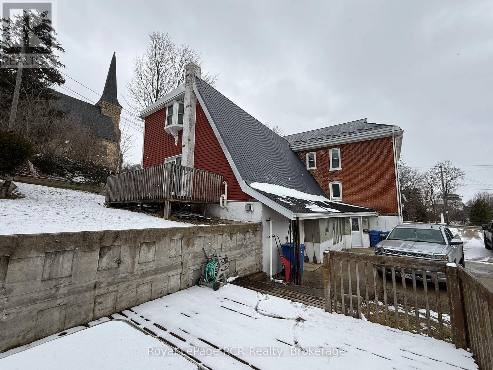 230 GARAFRAXA STREET N