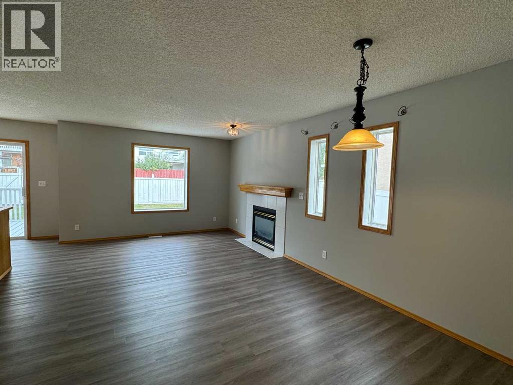 22 Arbour Butte Road NW