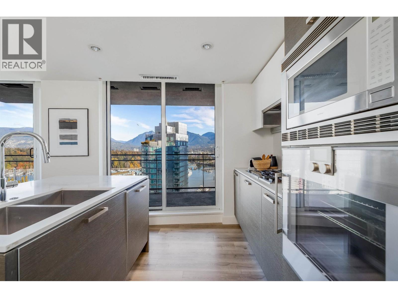 2101 1499 W PENDER STREET