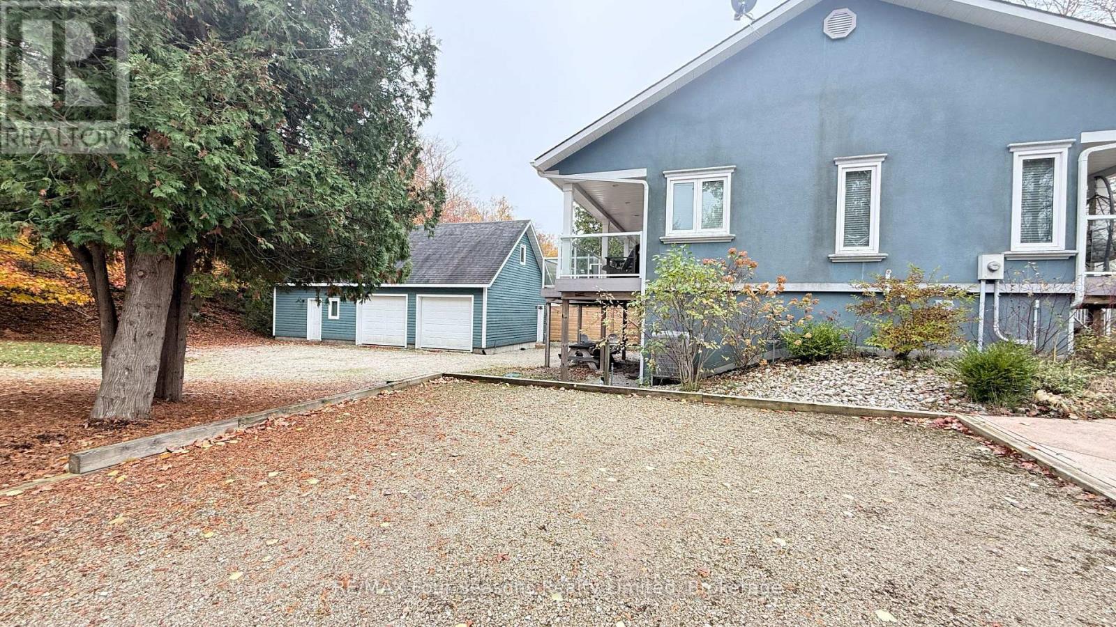 37 SILVER LAKE CRESCENT